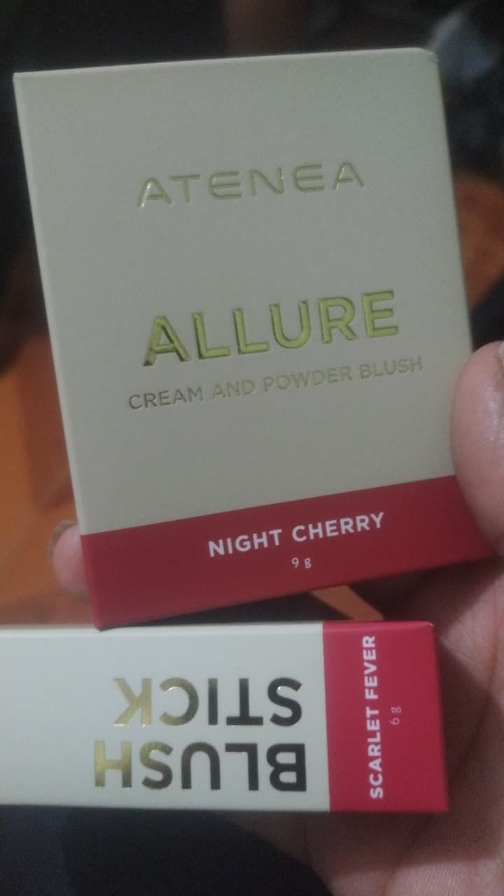 Customer photo review of RUBOR EN DÚO ALLURE CREMA Y POLVO COMPACTO
