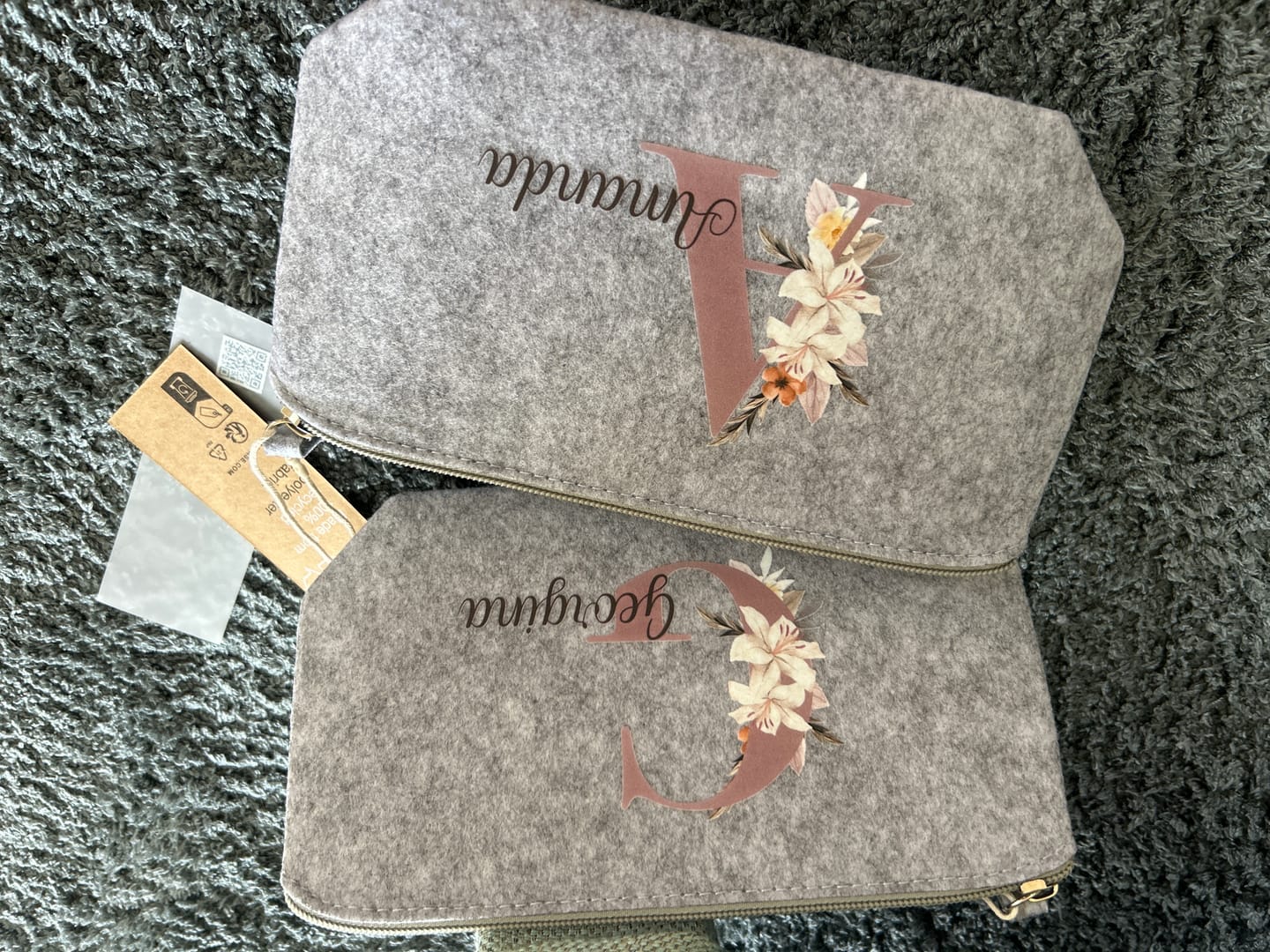 Customer photo review of Deine Initiale - Individuelle Kosmetiktasche Filz