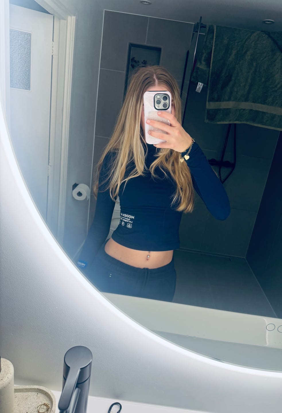 Kundenfoto-Bewertung von LABEL LONGSLEEVE TOP NAVY
