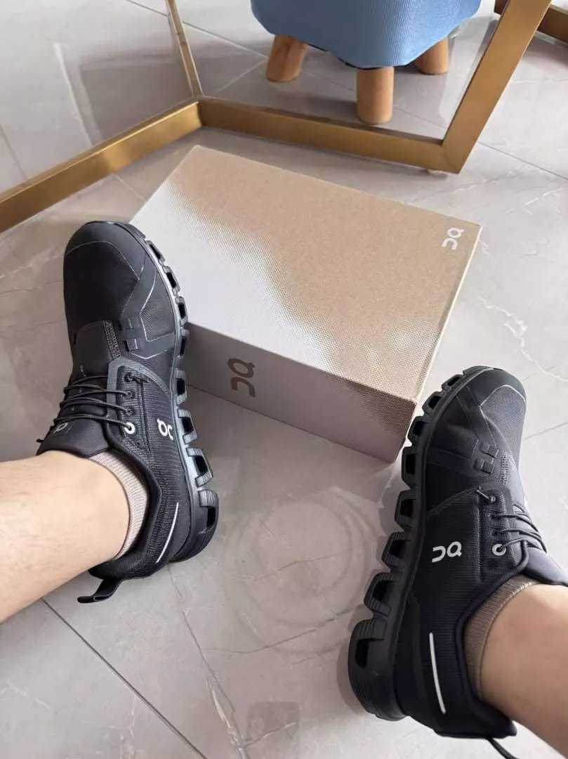 Customer photo review of Cloud 6 Black | Black -BCL