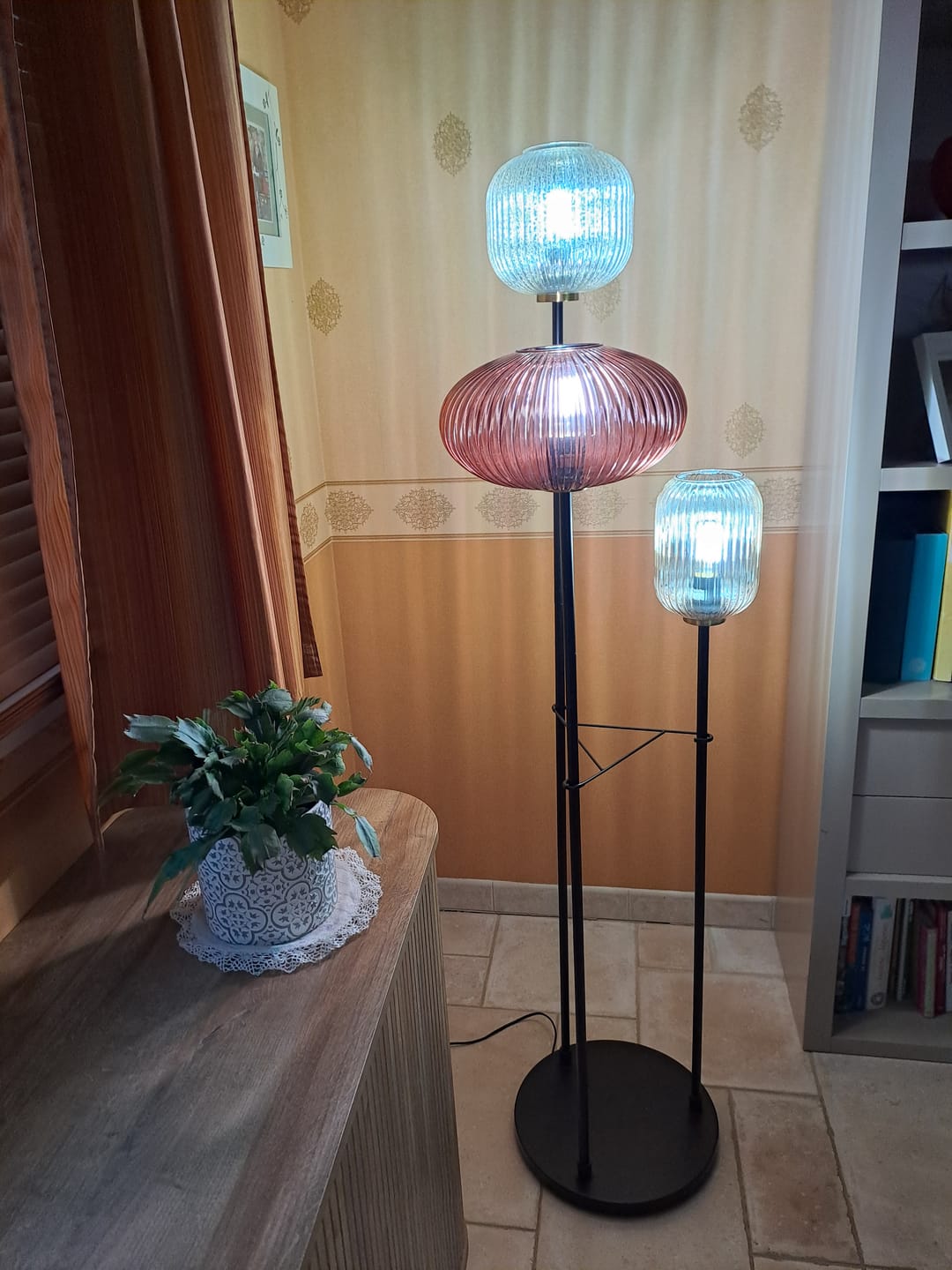 Customer photo review of Lampadaire en verre vintage CRISTALI | 3 luminaires à personnaliser
