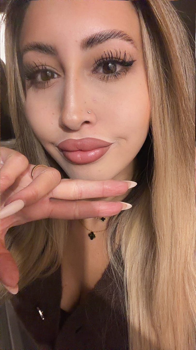 Customer photo review of Black-Gold Clover Kette | 18K vergoldet