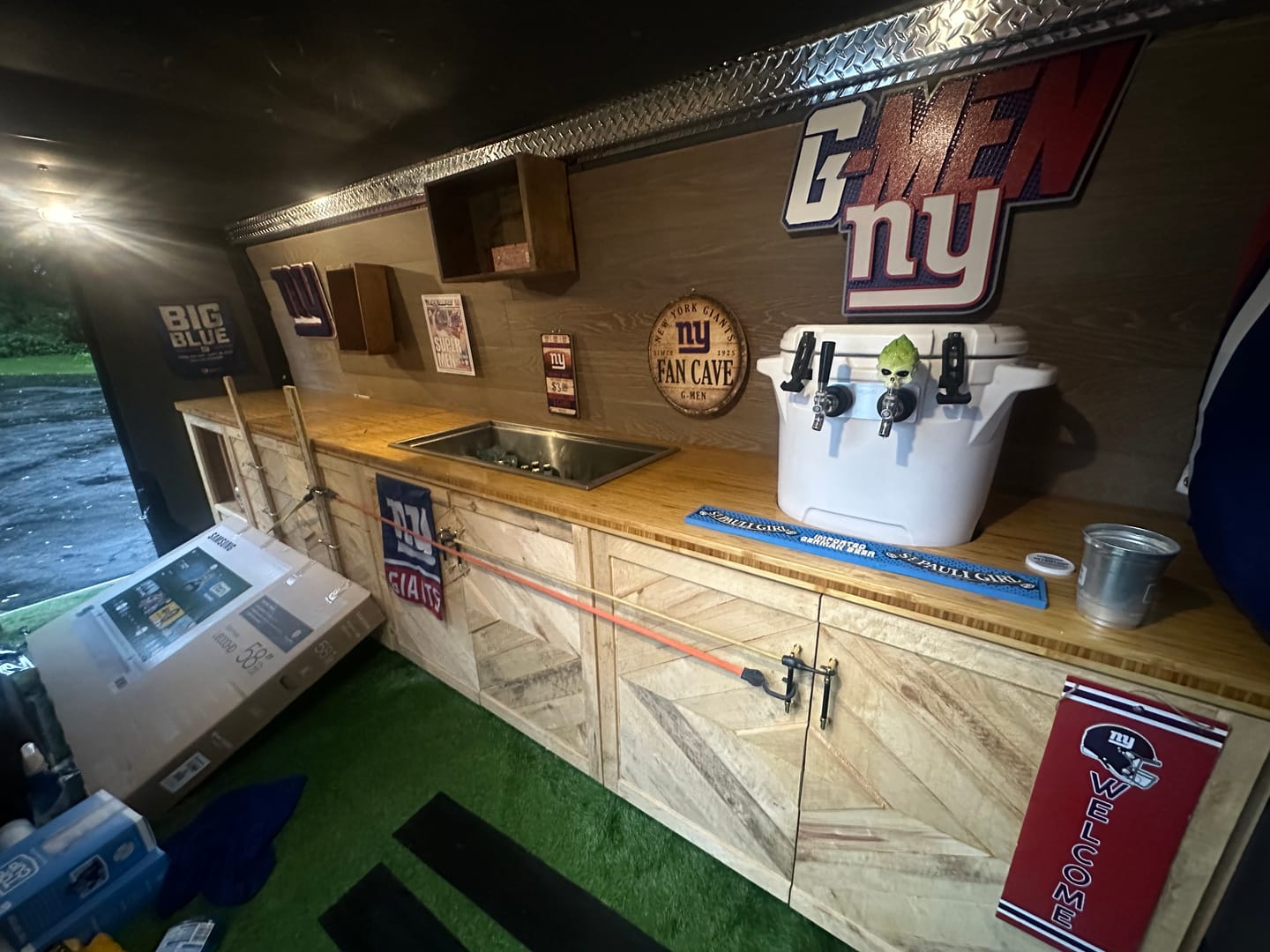 Customer photo review of New York Giants "NY" 3D Vintage Metal Wall Art