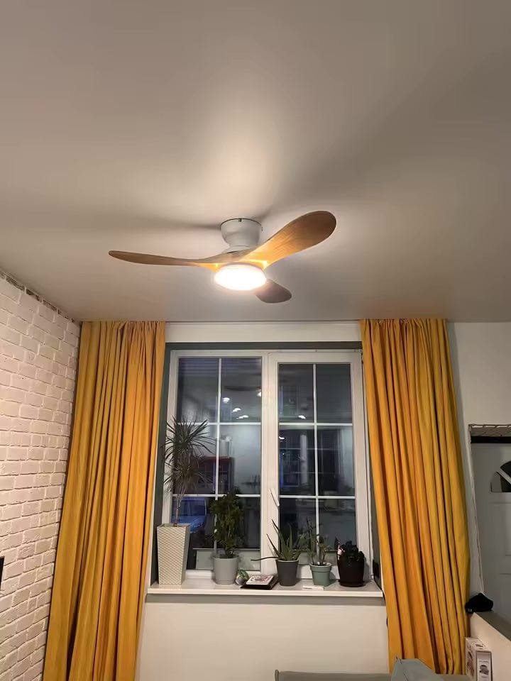 Customer photo review of Ventilateur de Plafond en Bois Massif Silencieux Haut de Gamme Avec Lumière LED, Télécommande et Réversible Été/Hiver - Sylvane