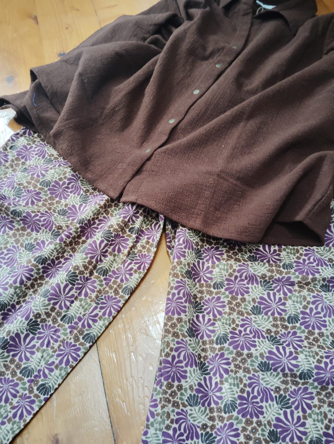 Customer photo review of Pantalon Alex - Velours milleraies violettes sauvages