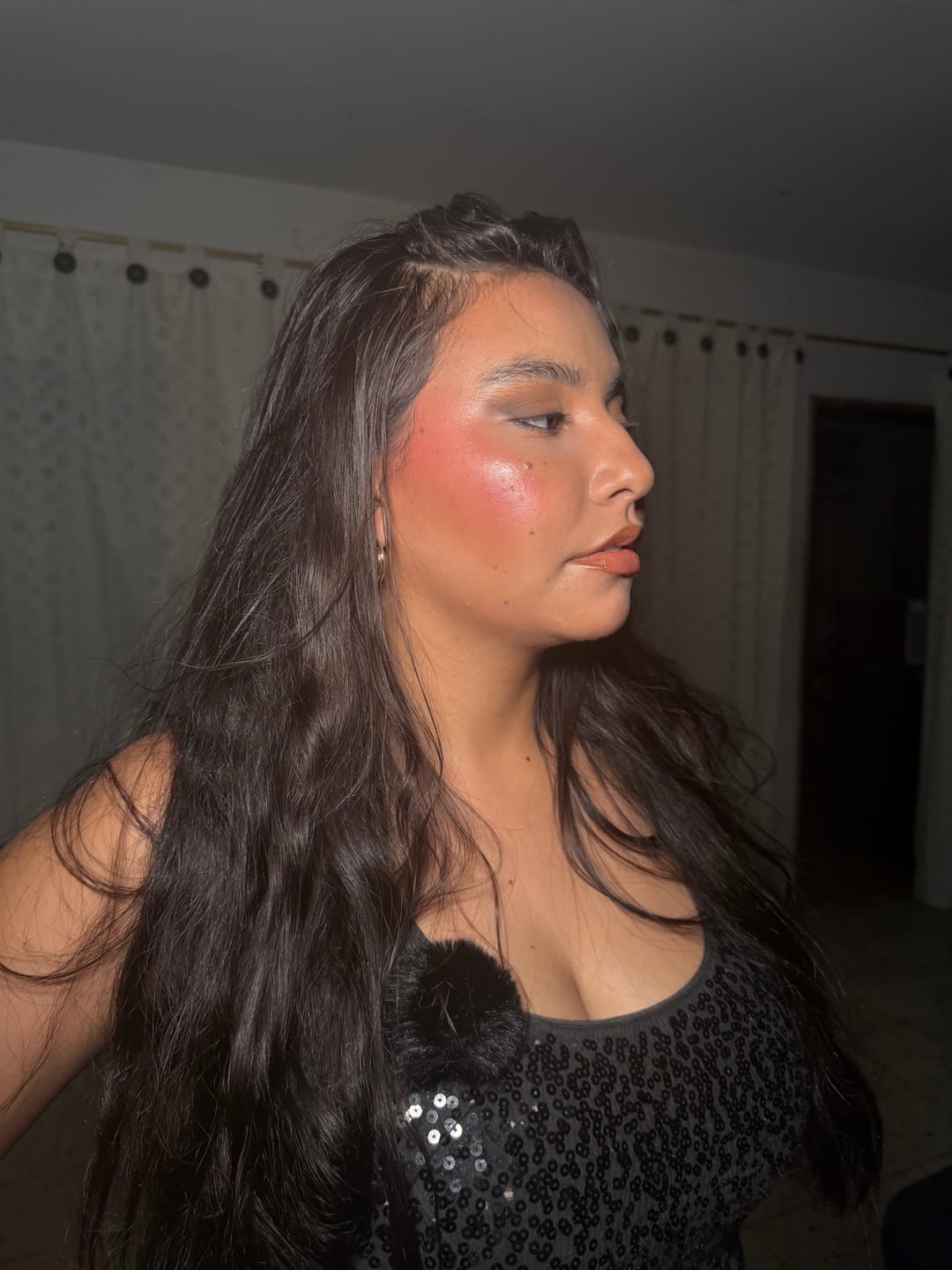 Customer photo review of BASE DE MAQUILLAJE LÍQUIDA 1ST SCENE