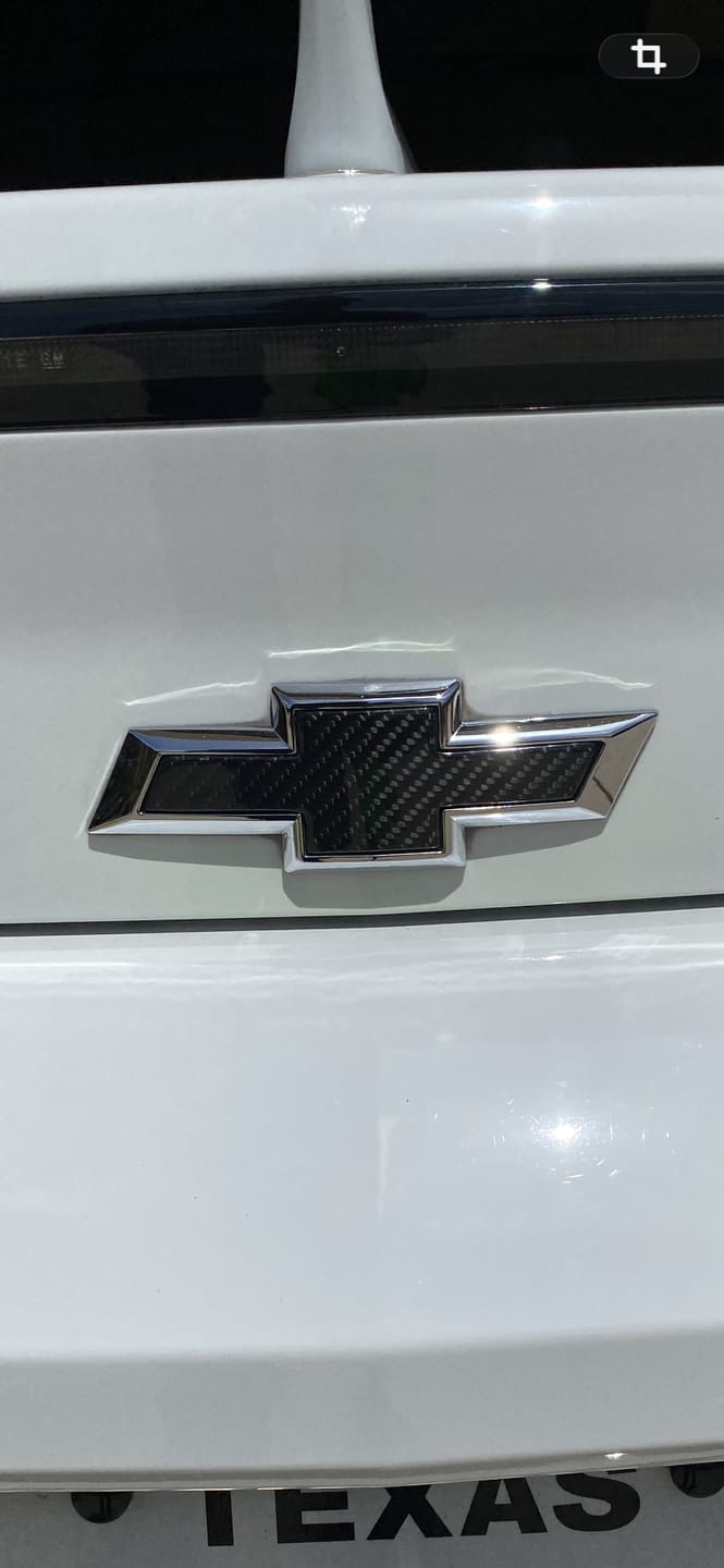 Customer photo review of 2016-2024 Camaro  Carbon Fiber Exterior Bow tie Covers