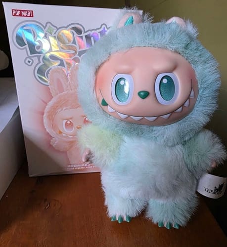 Customer photo review of Labubu V4 – Pin For Love Series Blind Box (A-M Full Set)