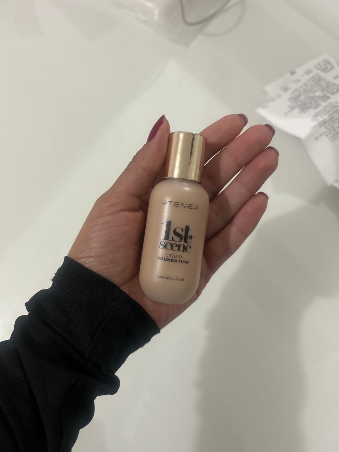 Customer photo review of BASE DE MAQUILLAJE LÍQUIDA 1ST SCENE