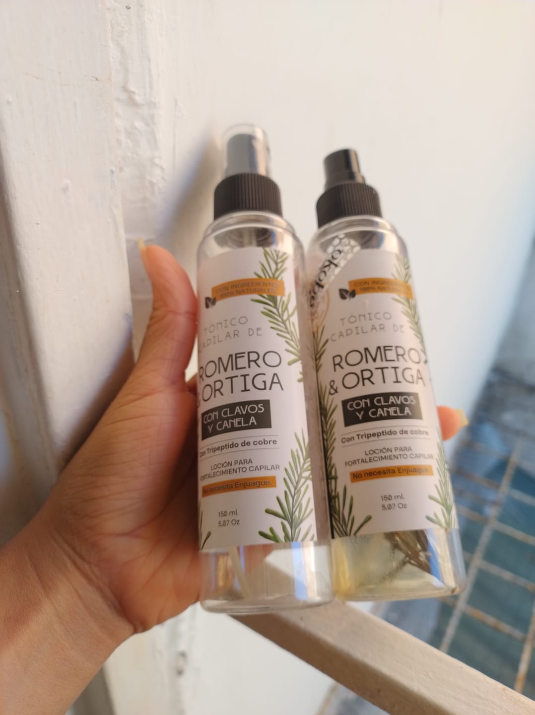 Customer photo review of Tónico Capilar de Romero  · Crecimiento y Anticaída