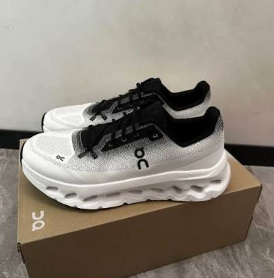 Customer photo review of Cloudtilt Black Ivory - CTI