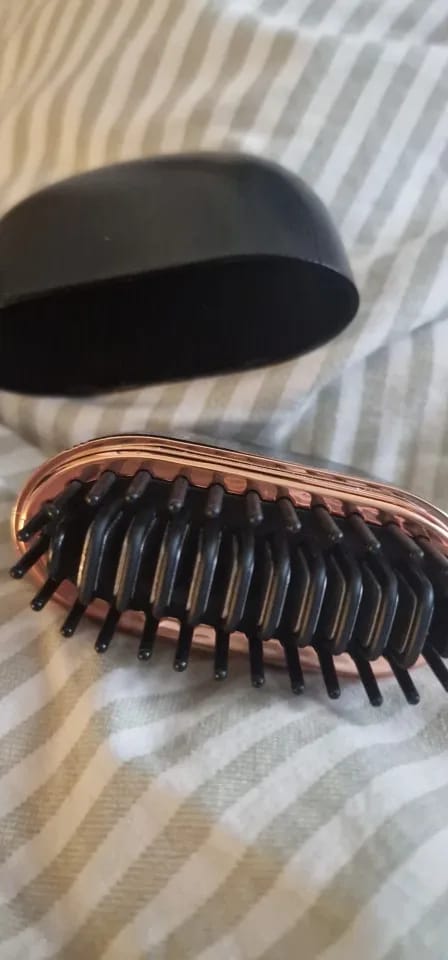 Customer photo review of Scalvée™ Mini Straightener