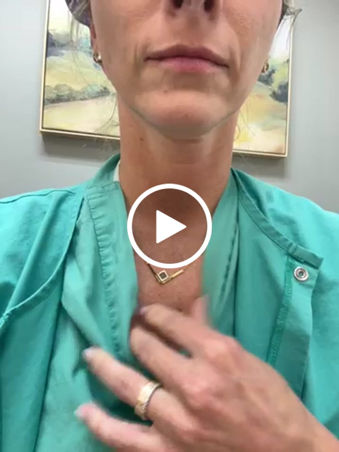 Customer video review of V Shiny Necklace