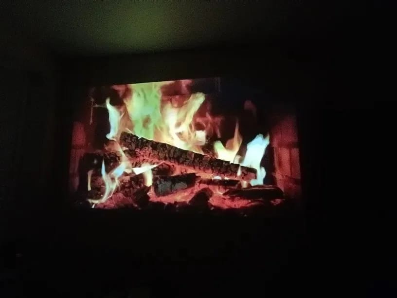 Customer photo review of Stellyo - 4K Pivot Projector
