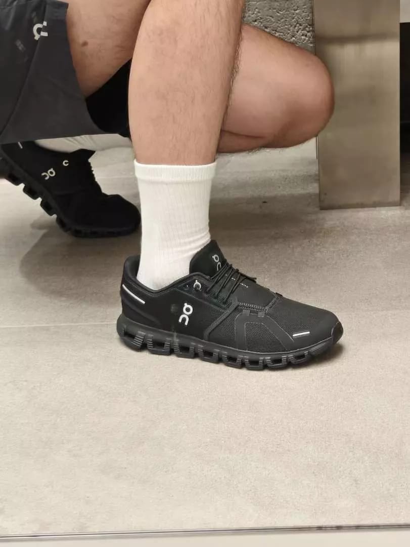 Customer photo review of Cloud 6 Black | Black -BCL