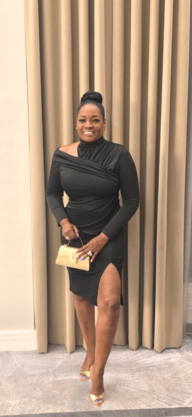 Customer photo review of Solid color One-shoulder Long Sleeve Draped Asymmetrical Midi Dress