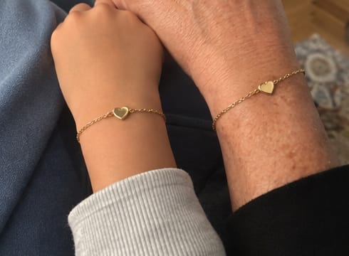 Customer photo review of זוג צמידי לב