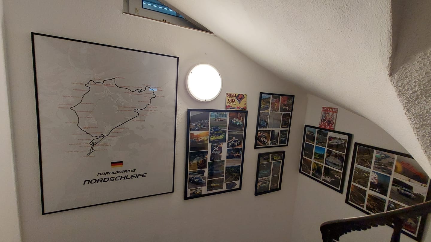 Customer photo review of Nürburgring Nordschleife - Individuelles Wandbild
