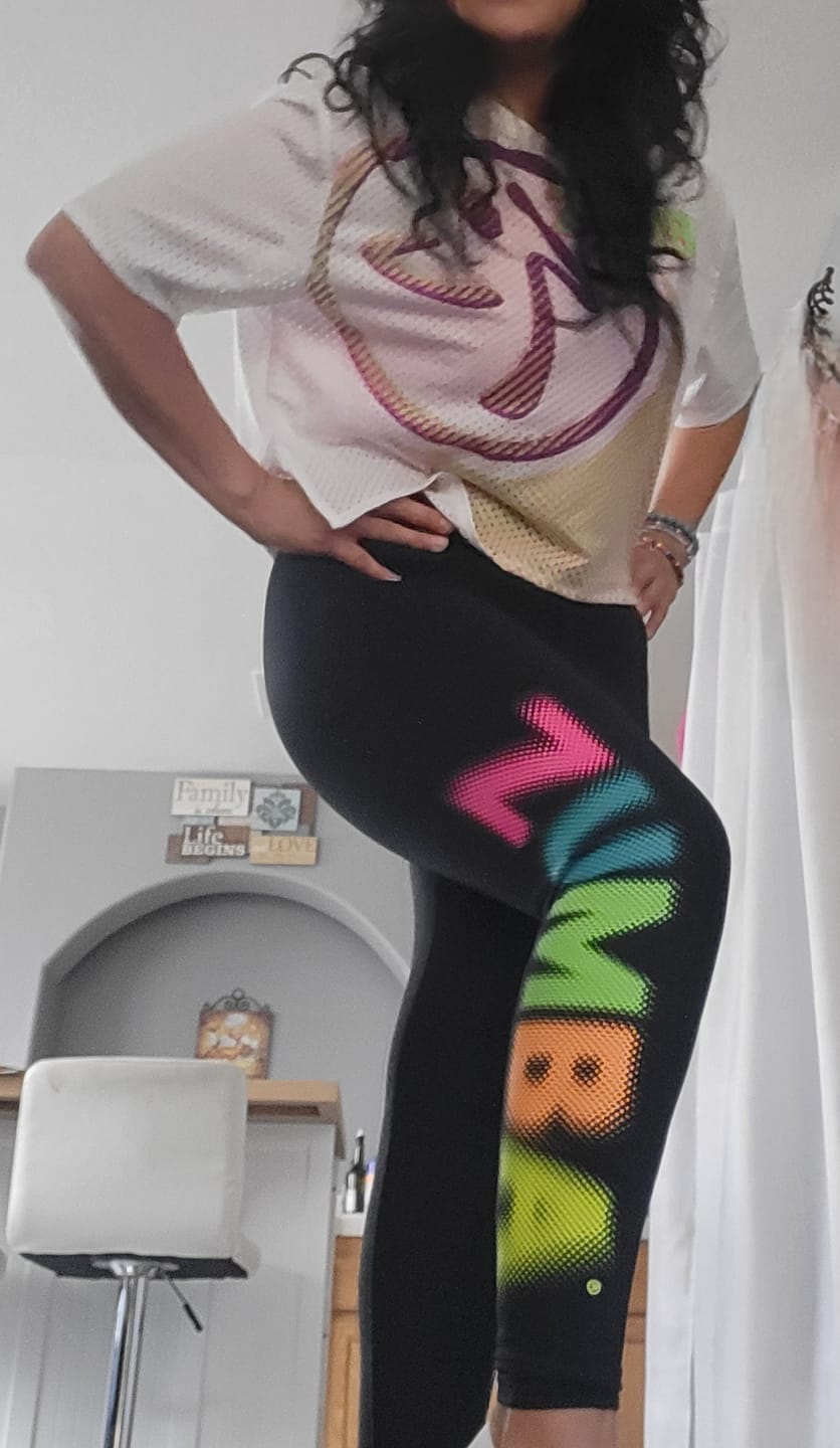 Customer photo review of Electric Feel High Waisted Ankle Leggings - Bold Black