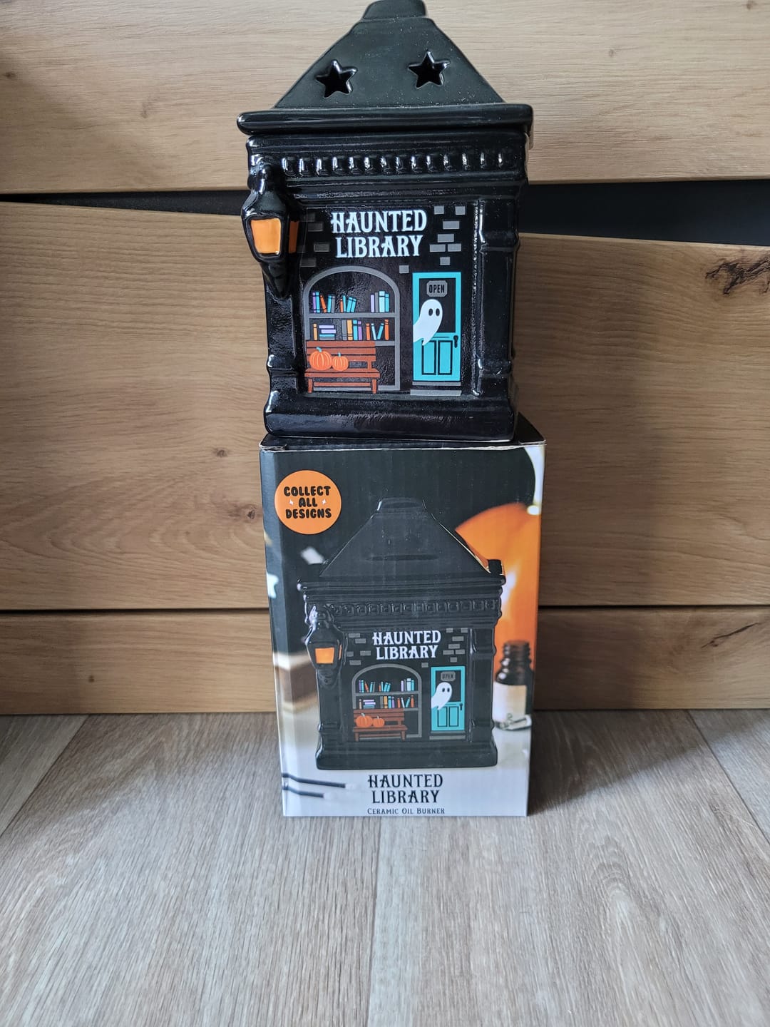 Customer photo review of Gruselbibliothek Duftlampe aus Keramik