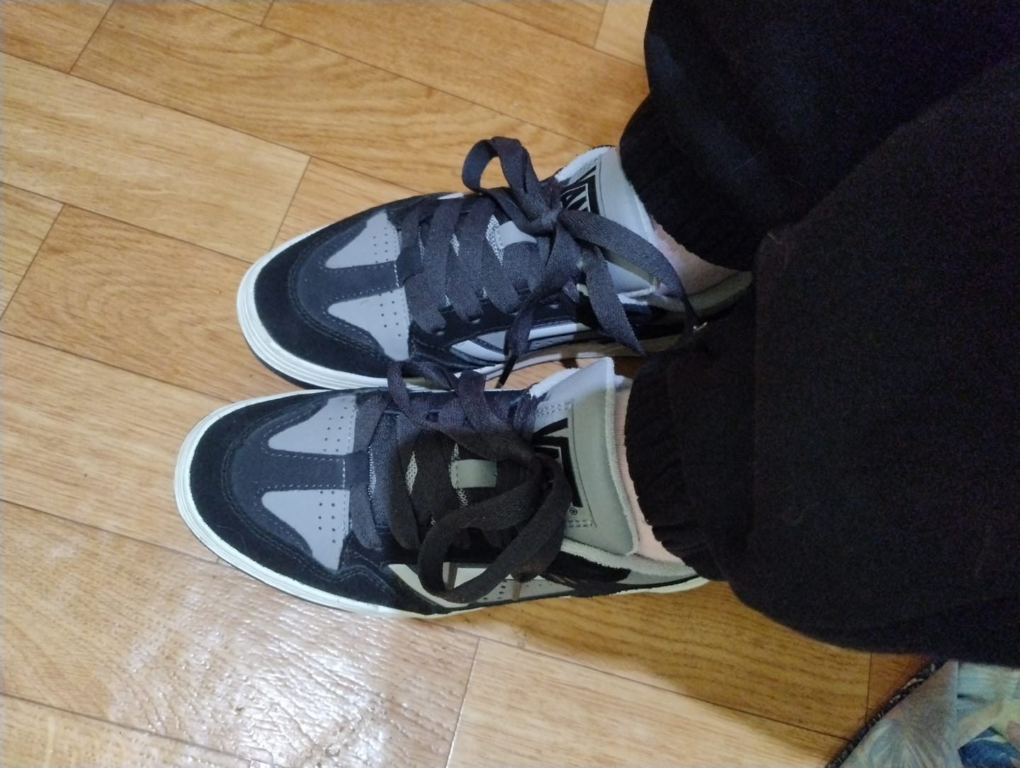 Customer photo review of Zapatilla Vans Upland Unisex Negro