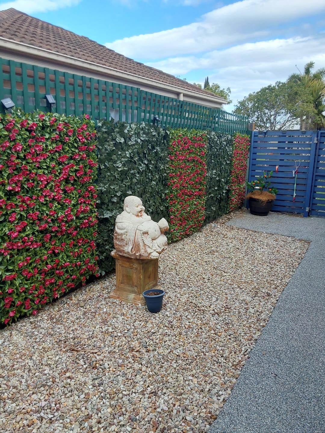 Customer photo review of Luxury Flowering Pink Vertical Garden Green Wall Panel 1m x 1m – SGS UV Resistant