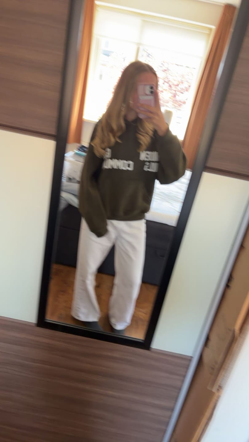 Customer photo review of GATED COMMUNITY HOODIE OLIVE