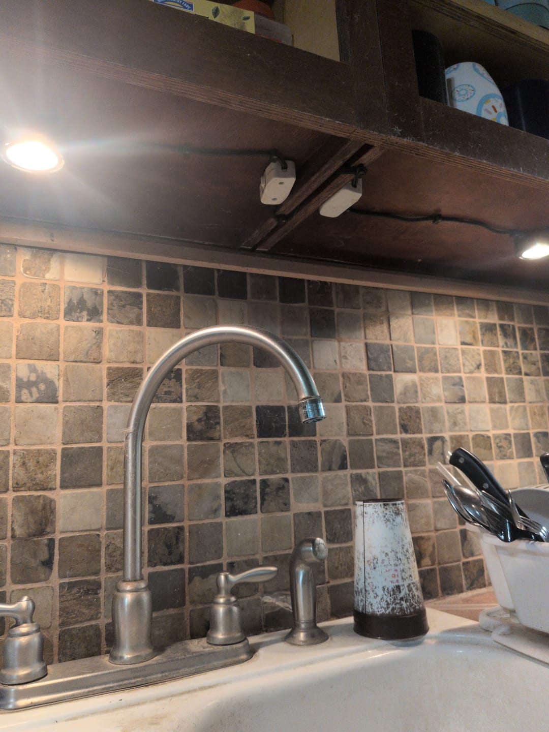 Customer photo review of G8 Halogen Bulbs for Under Cabinet Puck Lights / Microwave Light - 120V (20W/35W/50W) JCD T4 I 10 Pack