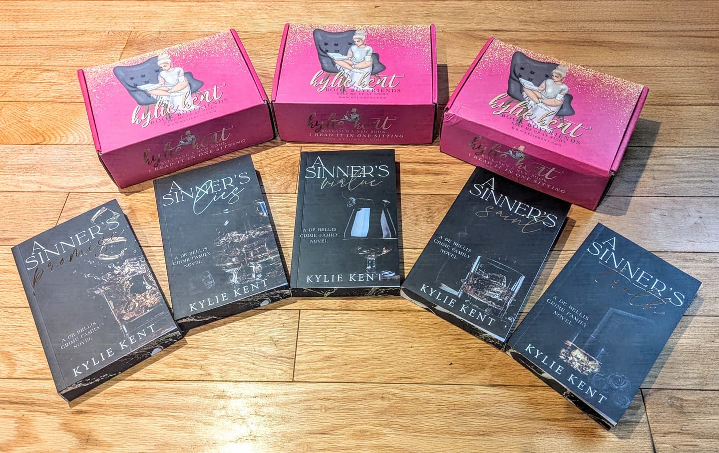 Customer photo review of De Bellis Crime Family Bundle