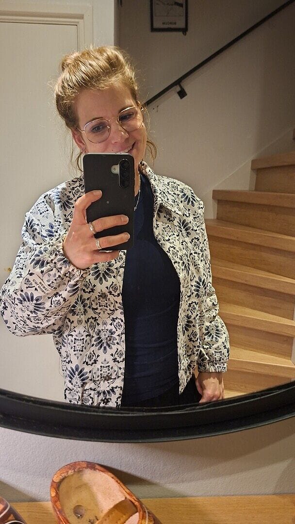 Customer photo review of Bente Flower Jacquard Jacket | Multicolor