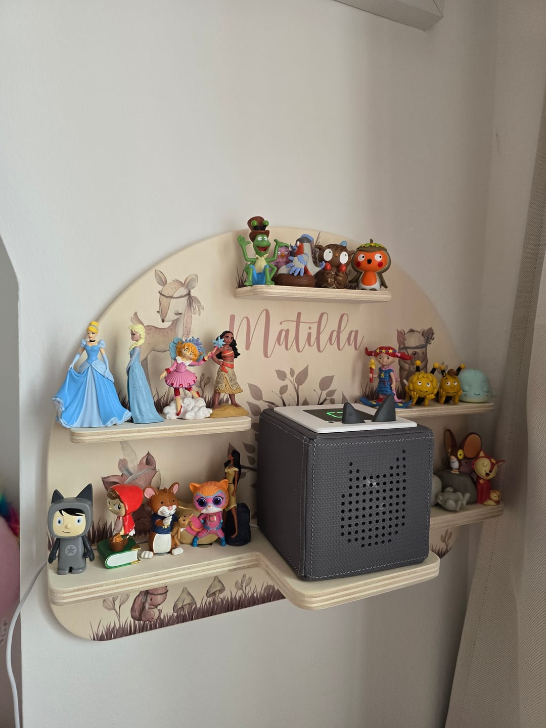 Customer photo review of Tonie Regal aus Holz, Toniebox Regal Woodland