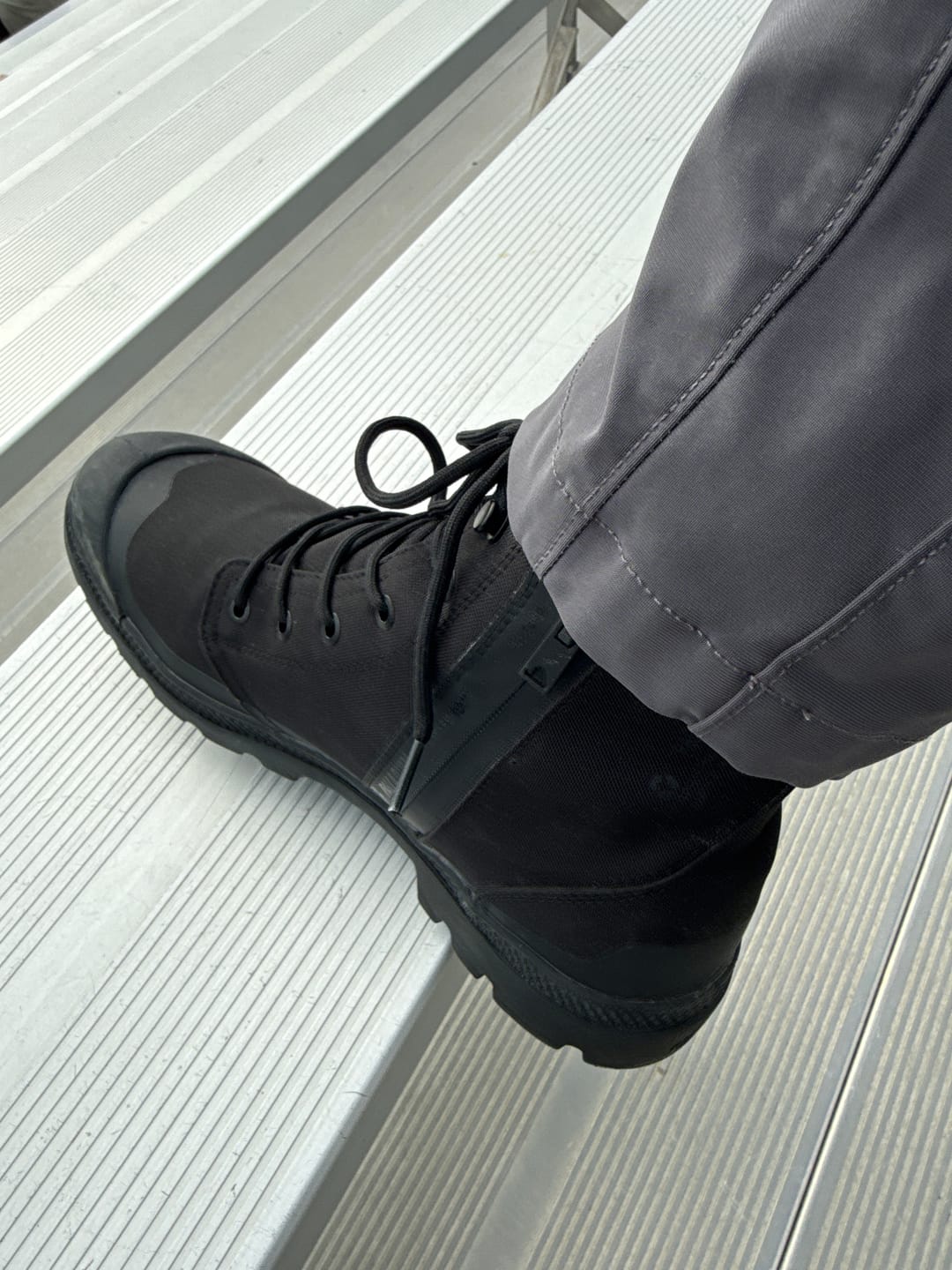 Customer photo review of 74066-001-M | PAMPA RCYL LT+WP+ZIP | BLACK/BLACK
