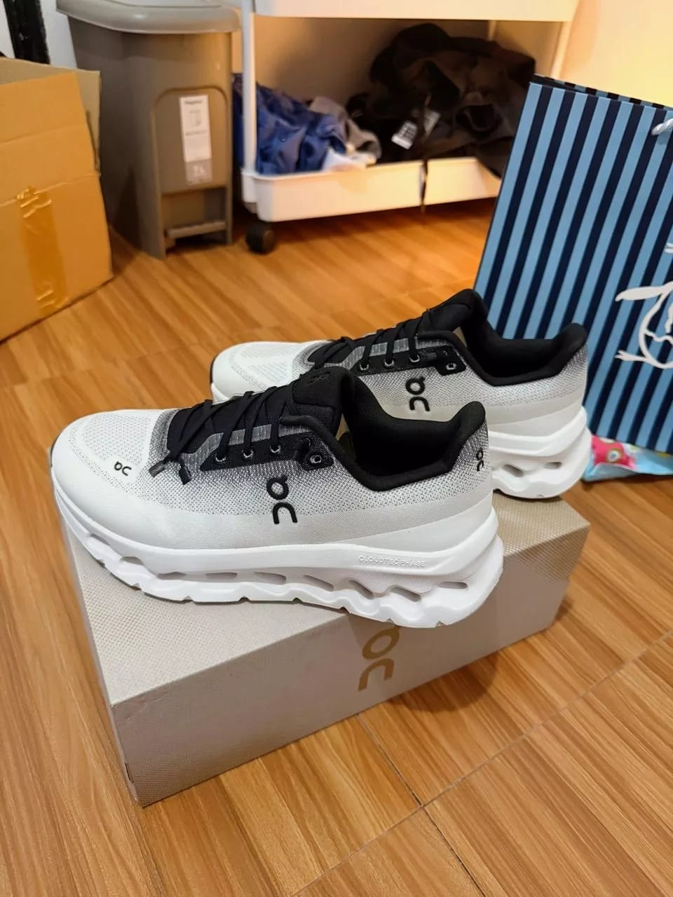 Customer photo review of Cloudtilt Black Ivory - CTI