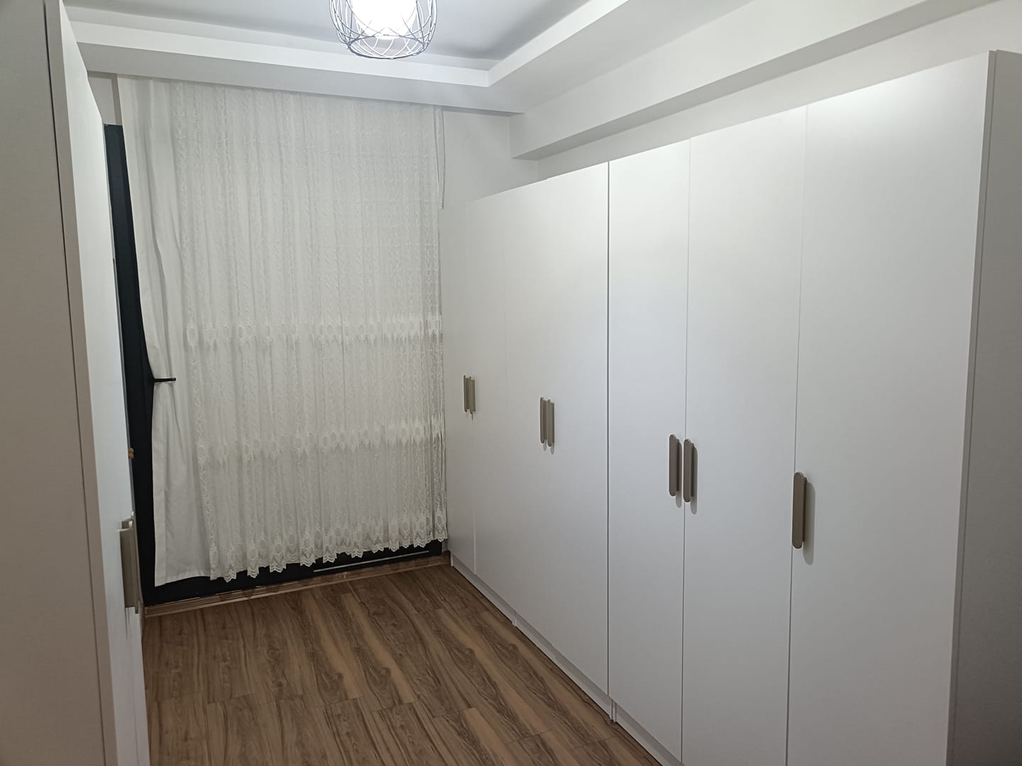 Customer photo review of Rani BA154 Modüler Gardırop 9 Kapaklı Raflı Askılı Çekmeceli Elbise Dolabı Beyaz