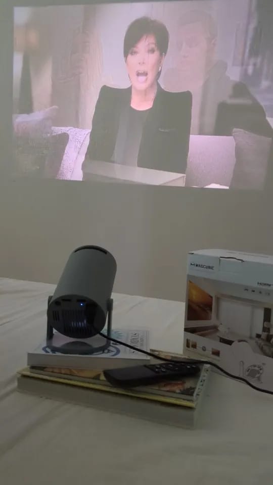 Customer photo review of Stellyo - 4K Pivot Projector