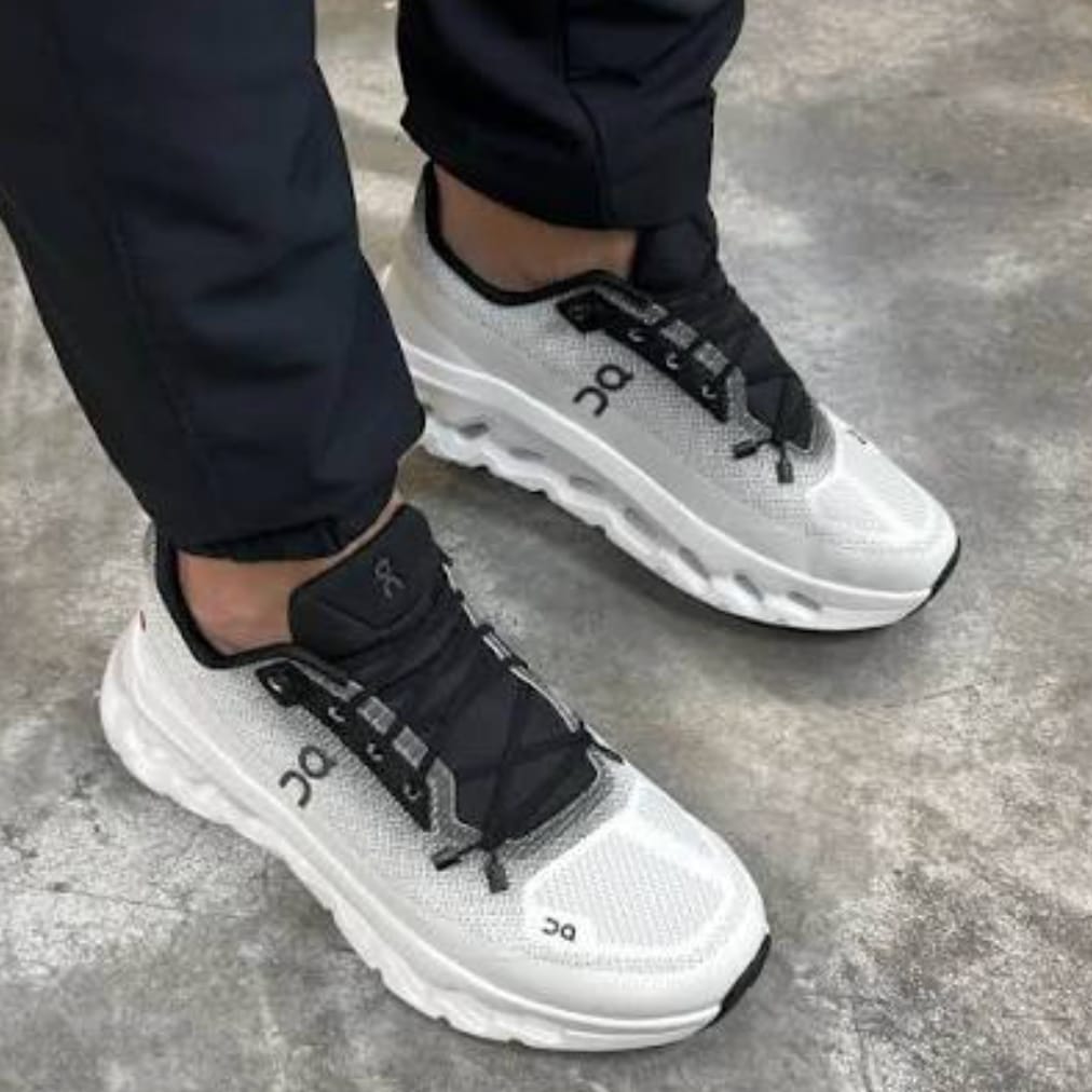 Customer photo review of Cloudtilt Black Ivory - CTI