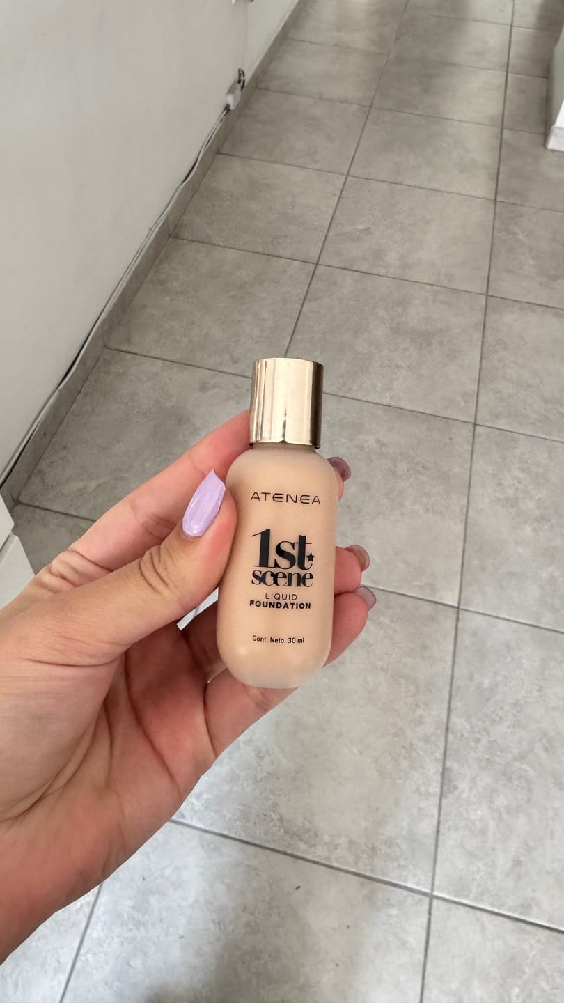 Customer photo review of BASE DE MAQUILLAJE LÍQUIDA 1ST SCENE