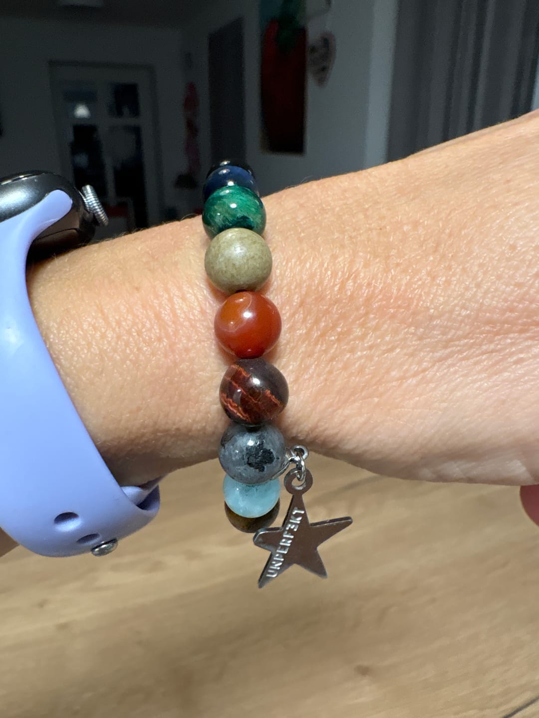 Customer photo review of »Trust the Universe« Blockadenlöser-Armband mit allen Planeten inkl. abgebrochenem Stern