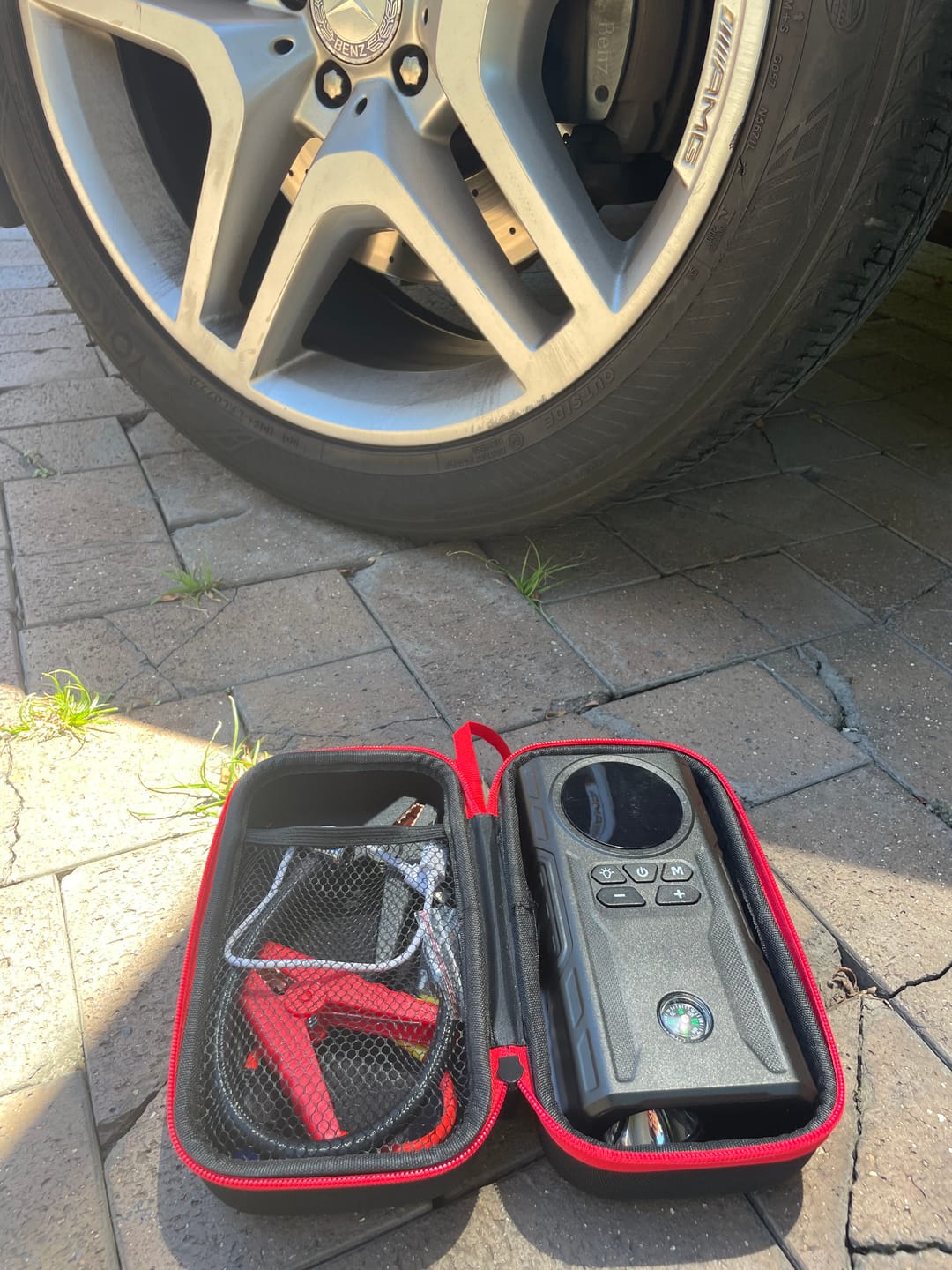 Customer photo review of Tekkvault™ RoadRescue Pro 4-in-1 Jump Starter