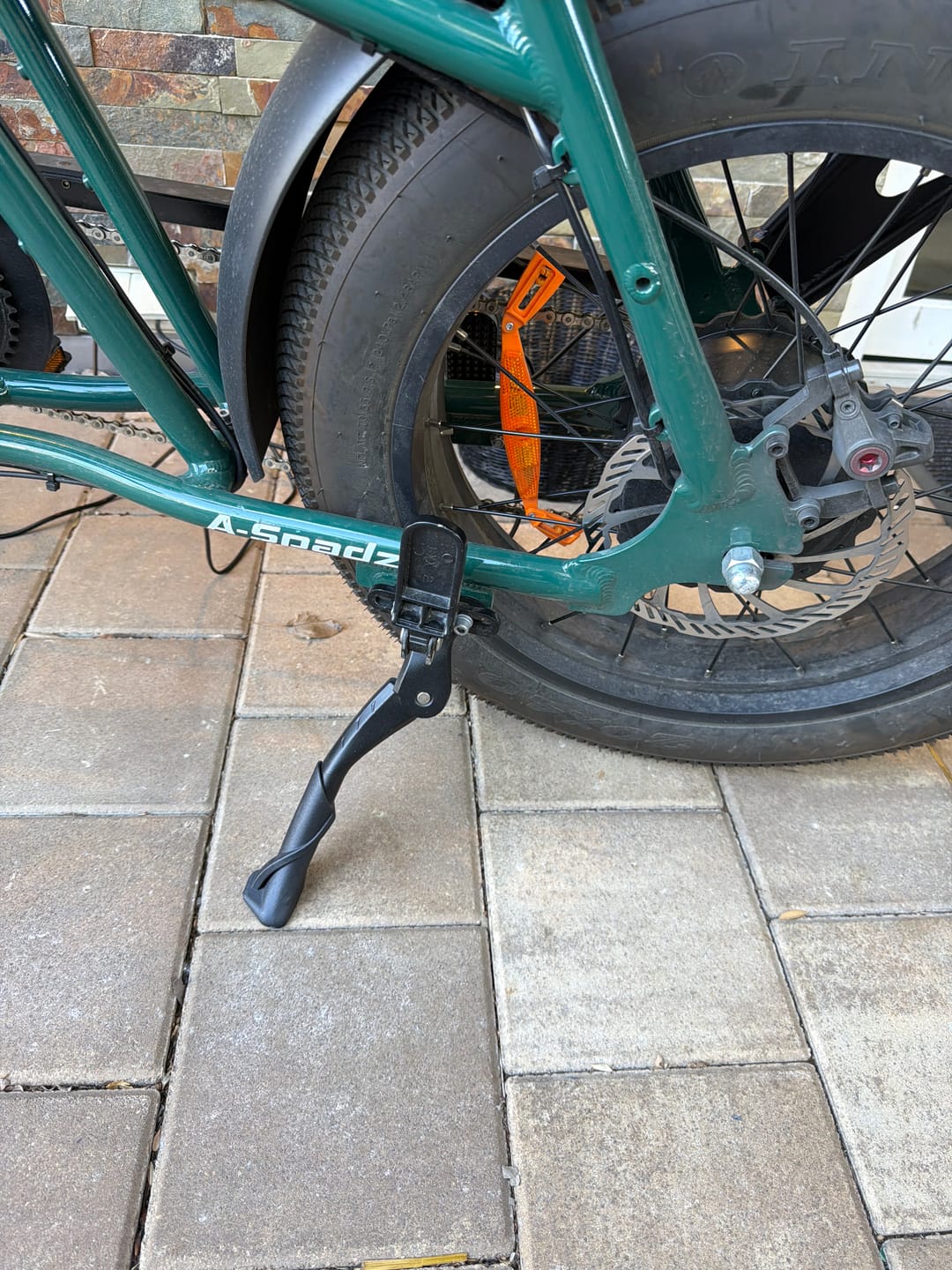 Customer photo review of Kickstand
