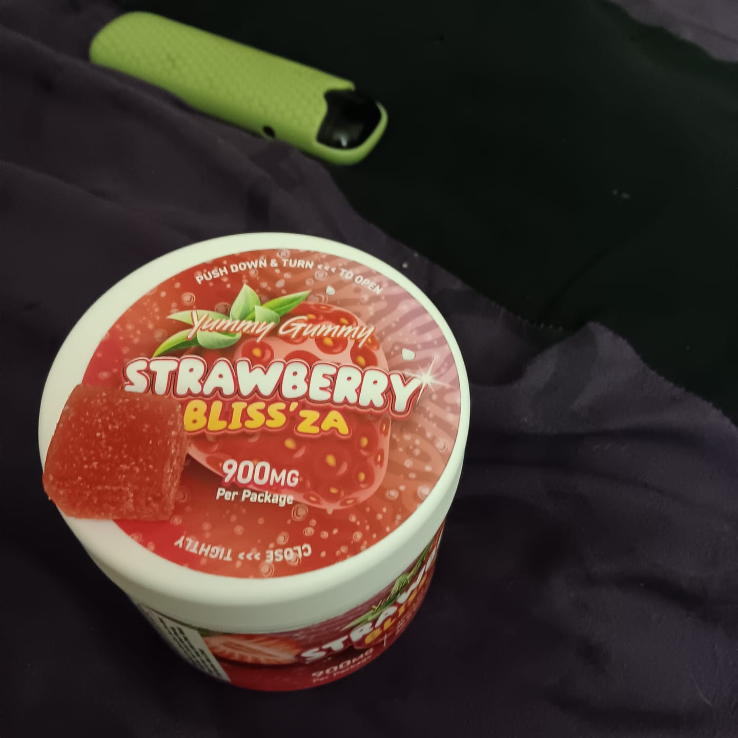 Customer photo review of 900MG Yummy Gummy D9