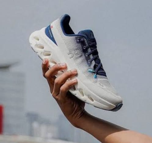 Customer photo review of Cloudtilt Ivory Tempest - CIT