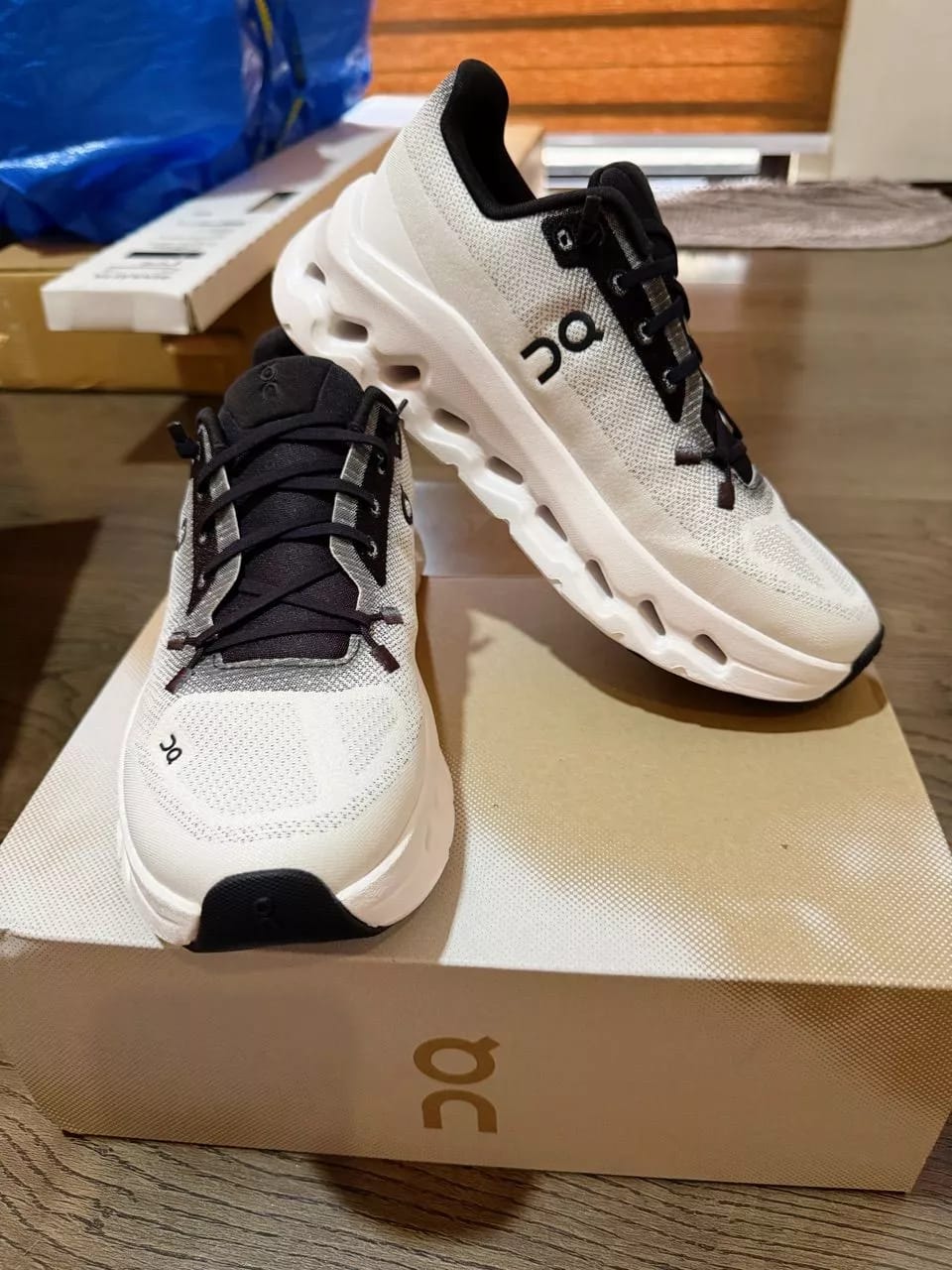Customer photo review of Cloudtilt Black Ivory - CTI