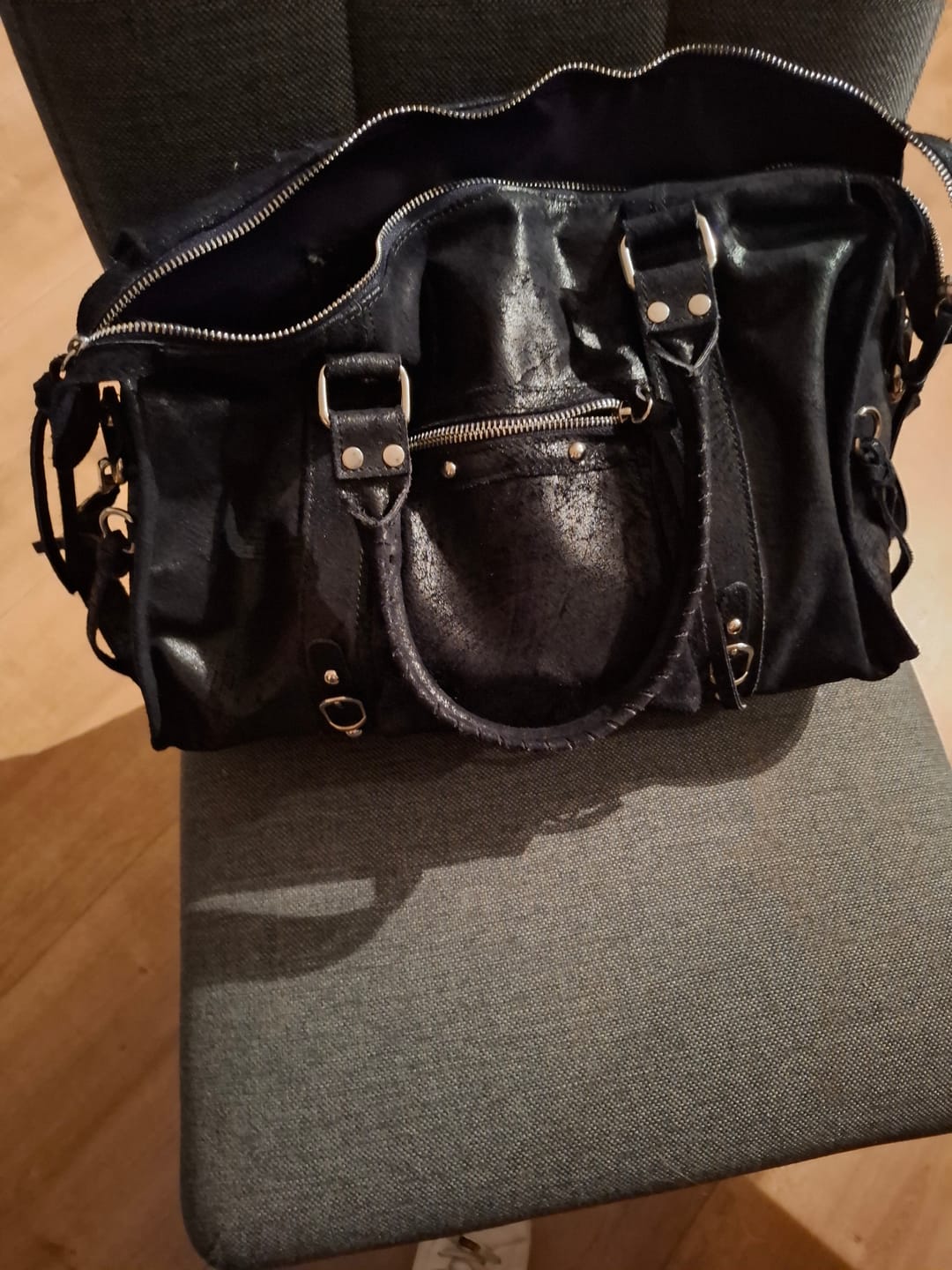 Customer photo review of It girl bag black silver