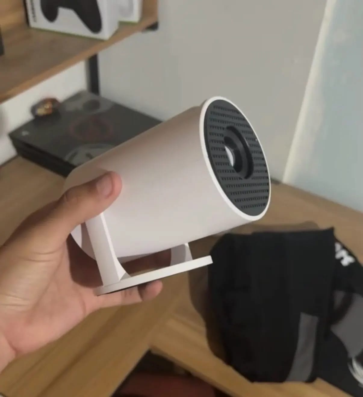 Customer photo review of Stellyo - 4K Pivot Projector