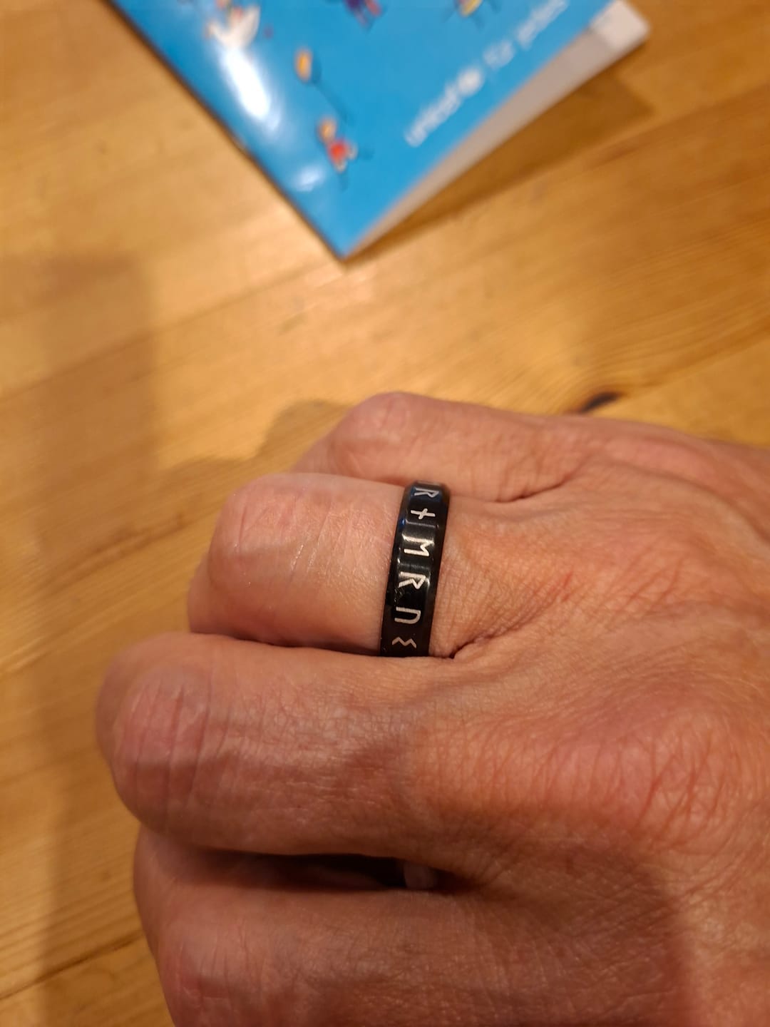 Customer photo review of Anneau Personnalisé Runes Viking