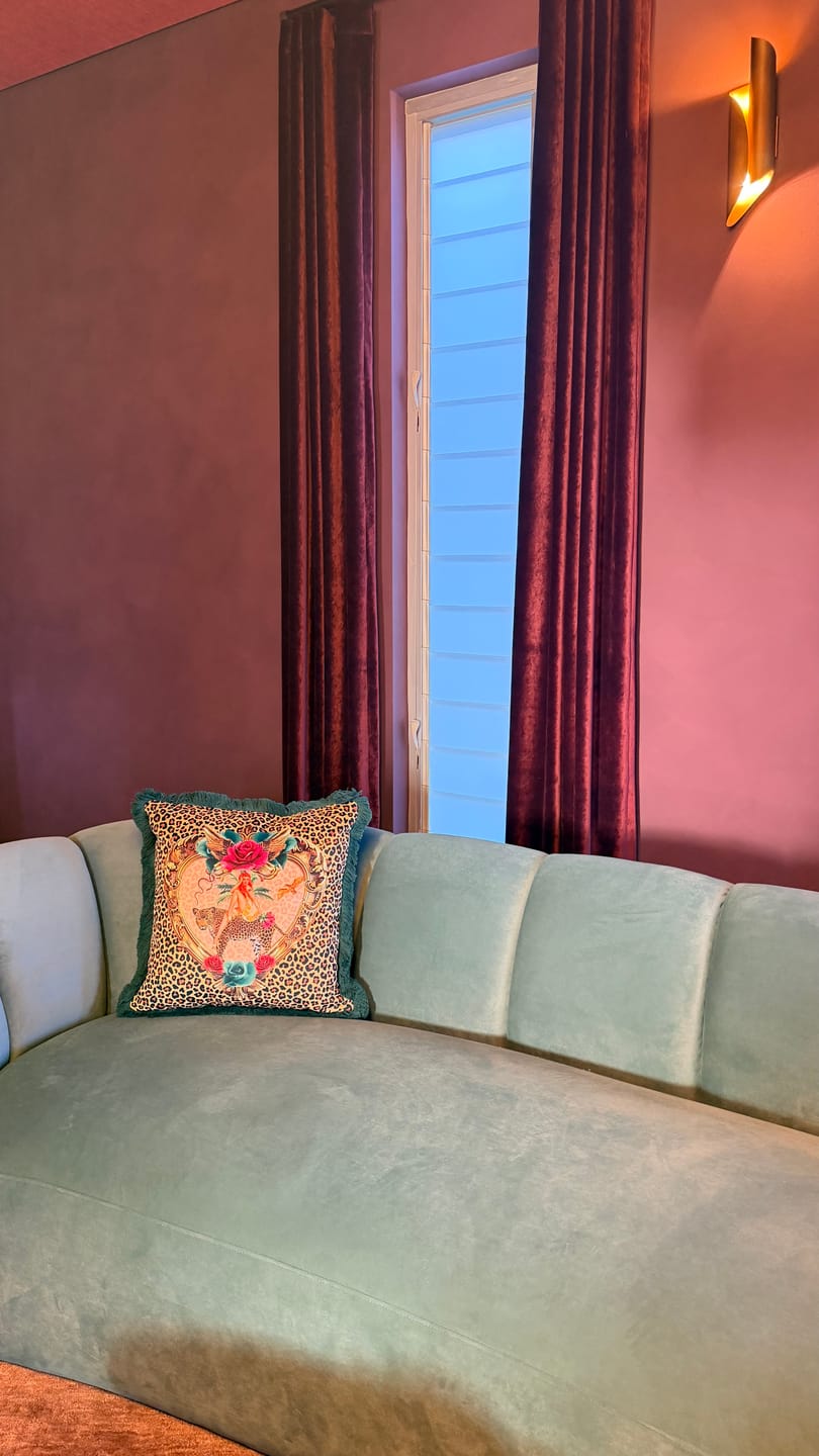 Customer photo review of Tiger Rose Cushion Queen K