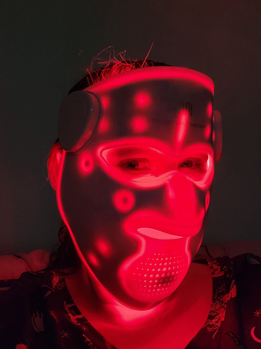 Customer photo review of INIA GLOW 4D 940nm Dual NIR Wireless LED Mask