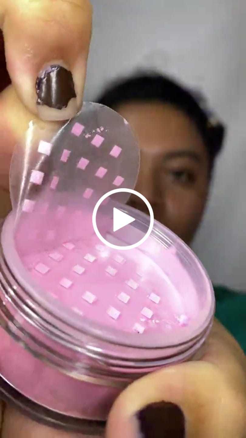 Customer video review of POLVO EN GEL MATIFICANTE