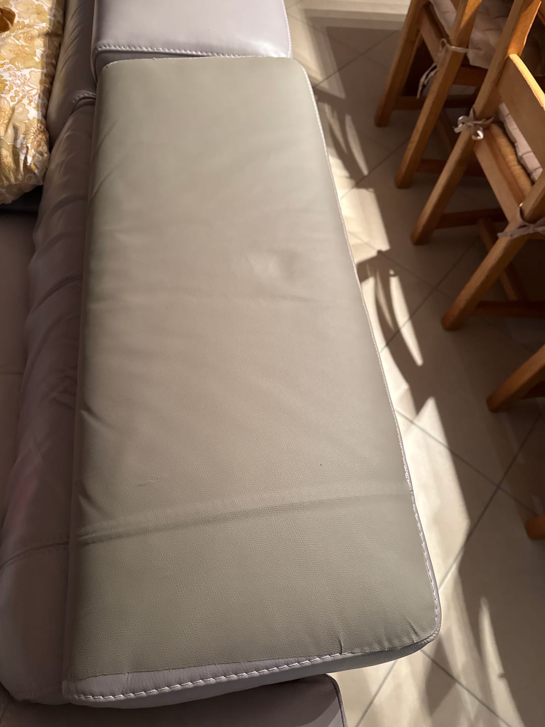 Customer photo review of Patch Réparation Cuir Universel – Réparpatch Auto-Adhésif pour Tous Types de Cuir (50x138cm)